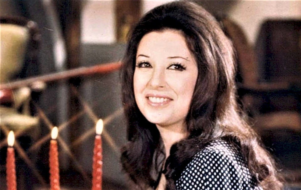 نجاة الصغيرة تخرج من العزلة وتعود للغناء