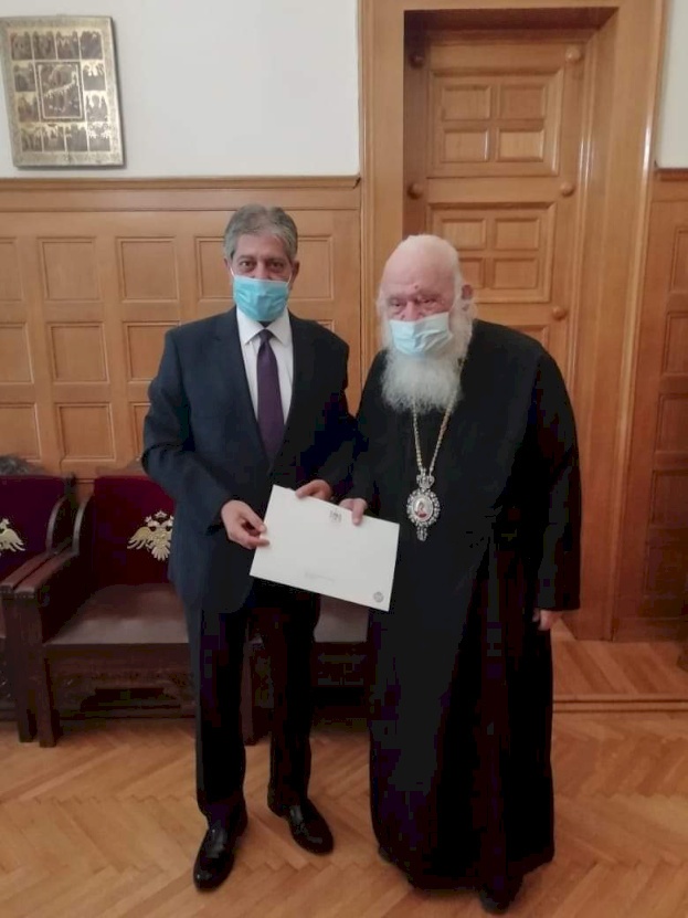 السفير طوباسي يسلم رئيس اساقفة اليونان رسالة من الرئيس محمود عباس