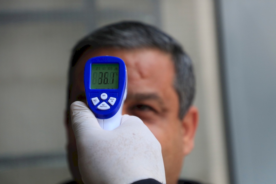 إصابات كورونا حول العالم تقترب من 32 مليوناً