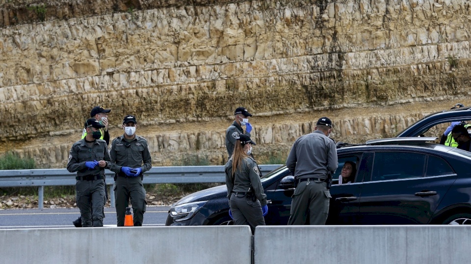 تمديد الإغلاق الشامل في إسرائيل إلى فجر الإثنين