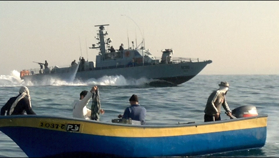 الجيش المصري يطلق النار صوب 3 صيادين فلسطينيين وانباء عن استشهاد اثنين