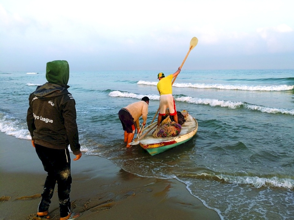 بعد اختفائهم أمس- مصر قتلت اثنين وأصابت ثالثاً من صيادي غزة