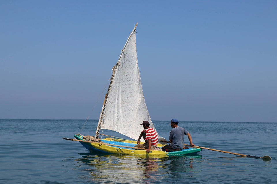 هنية: نجري اتصالات لتأمين عودة الصياد المصاب إلى غزة