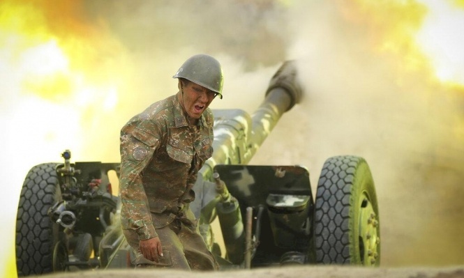 هجمات متبادلة وتصاعد حدة الاشتباكات في قره باغ