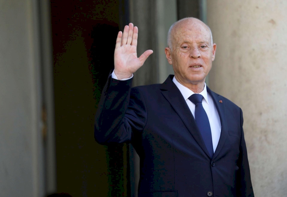 بسبب موقفه من الإعدام.. فيسبوك يحذف فيديو الرئيس التونسي