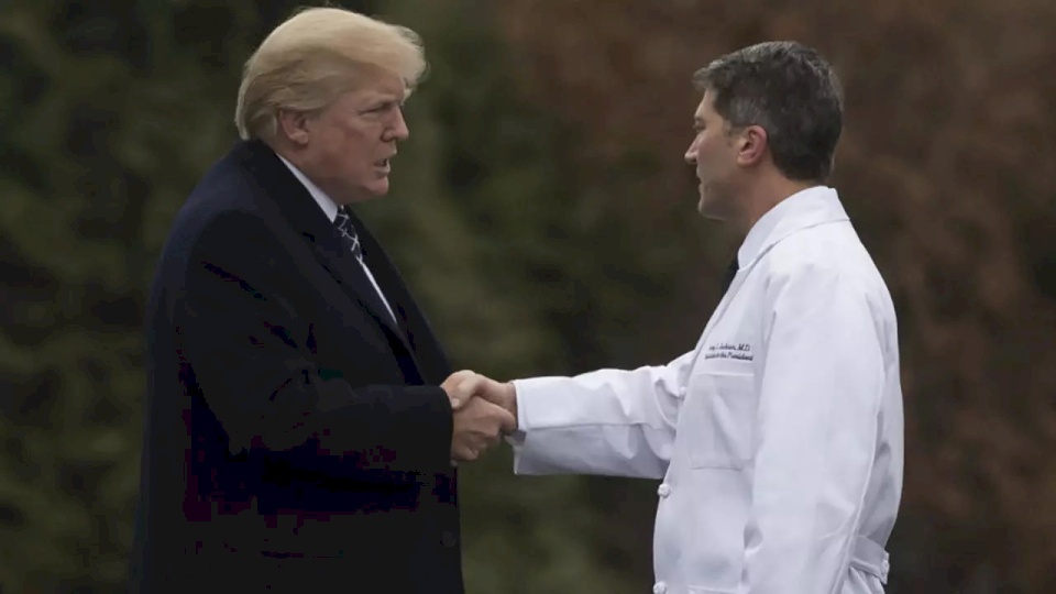 أول تعليق من طبيب ترامب بعد الإعلان عن إصابته بفيروس كورونا