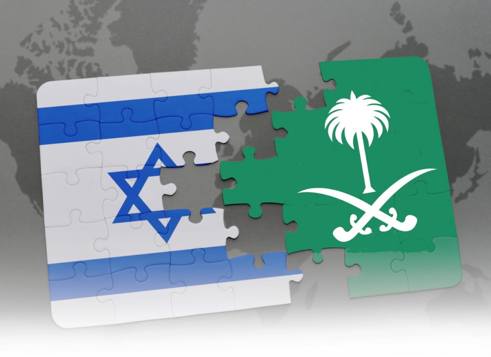 موقع عبري يكشف: واشنطن تتوسط سراً لحل أزمة "تيران وصنافير" لدفع السعودية للتطبيع مع إسرائيل