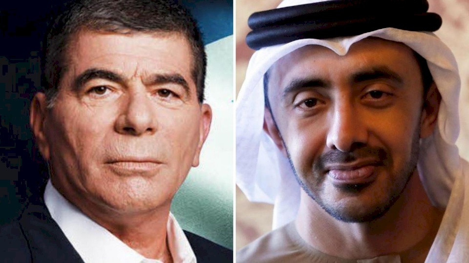 أشكنازي يجتمع بنظيره الإماراتي في ألمانيا