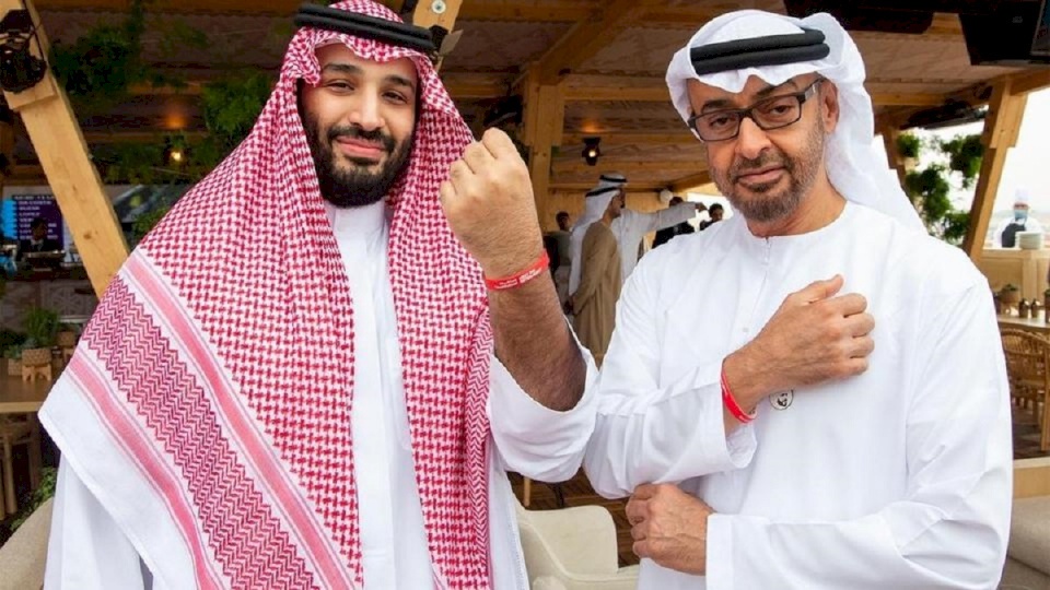 وزير جيش الاحتلال يشيد بـبن سلمان وبن زايد