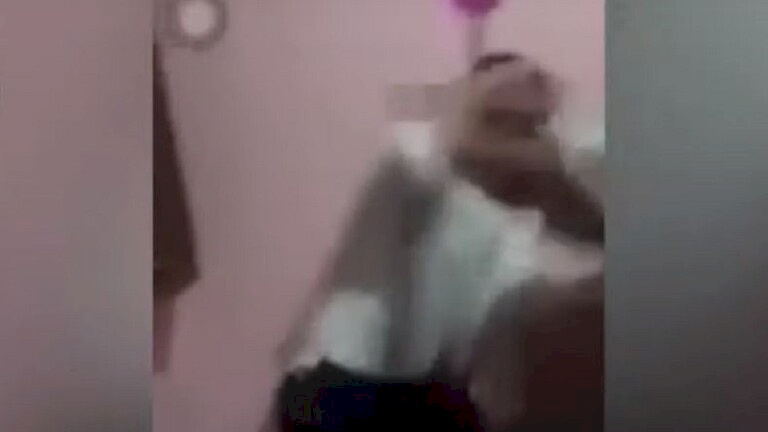 شاهد.. فيديو جديد لـ"عنتيل الجيزة" في مصر لحظة اقتحام شقته