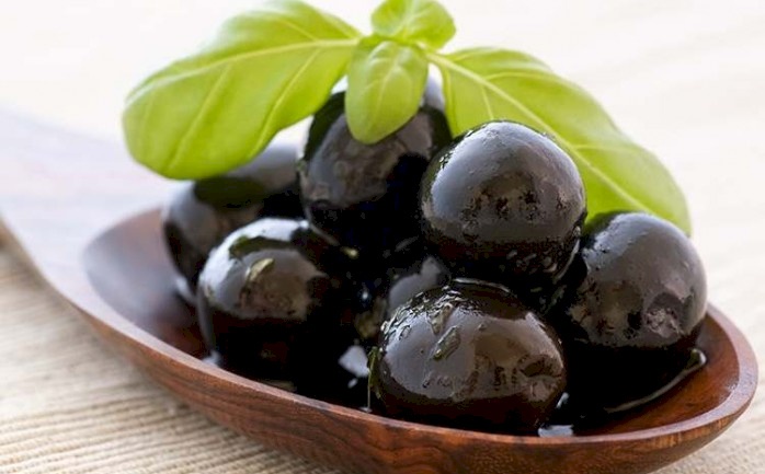 فوائد مذهلة يحققها تناول الزيتون الأسود