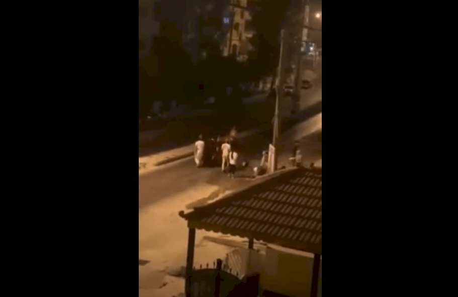 فيديو| "مشاجرة السطل" تتصدر مواقع التواصل في الأردن