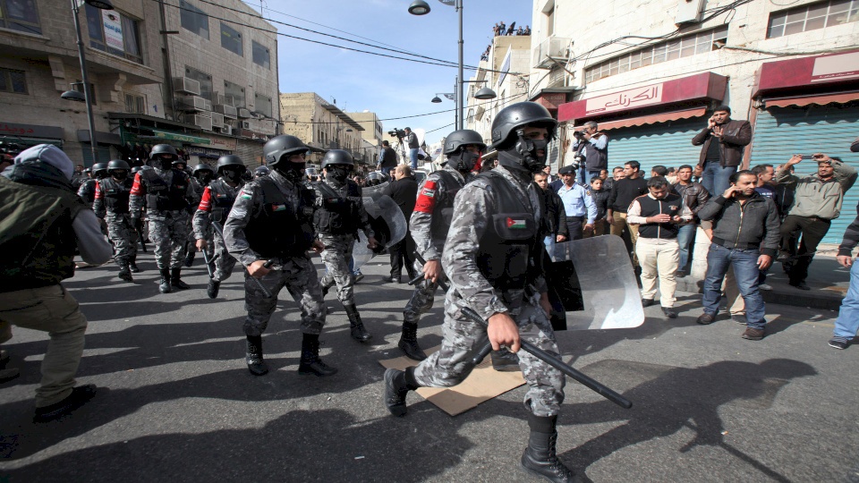 بعد جريمة الزرقاء.. الأمن الأردني يبدأ "حرباً" على الزعران