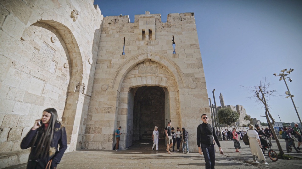 نائب محافظ القدس: الاحتلال يريد تحويل مدخل البلدة القديمة