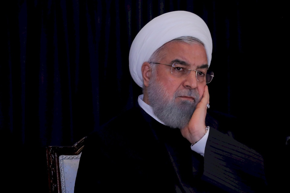 برلماني إيراني يطالب بـ "إعدام روحاني 1000 مرة"