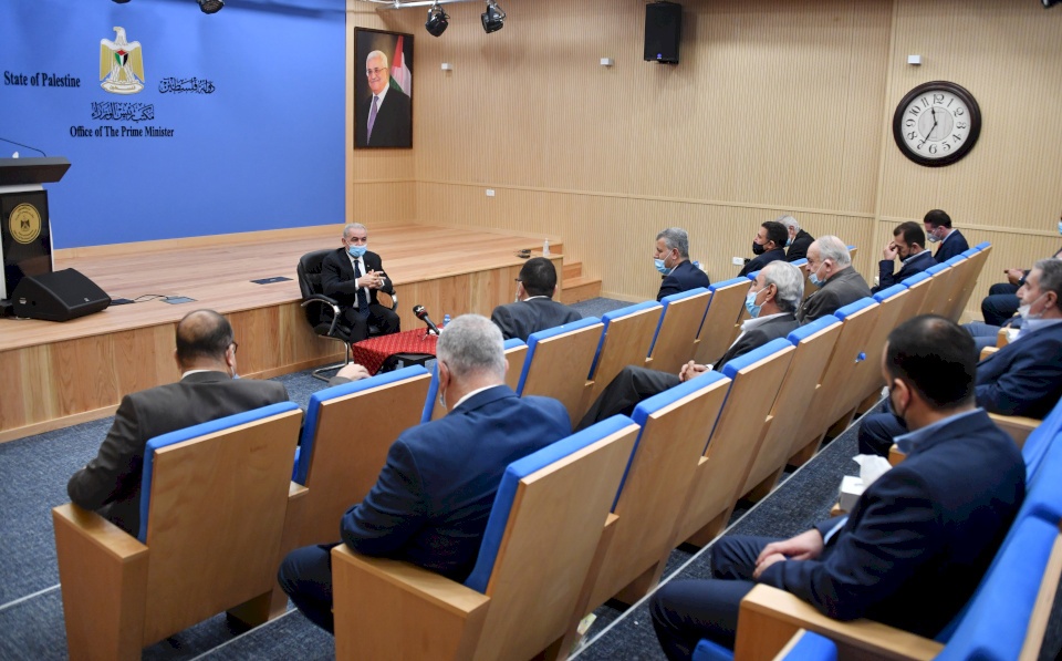 اشتية: مشاكل الكهرباء ستنتهي في معظم المحافظات