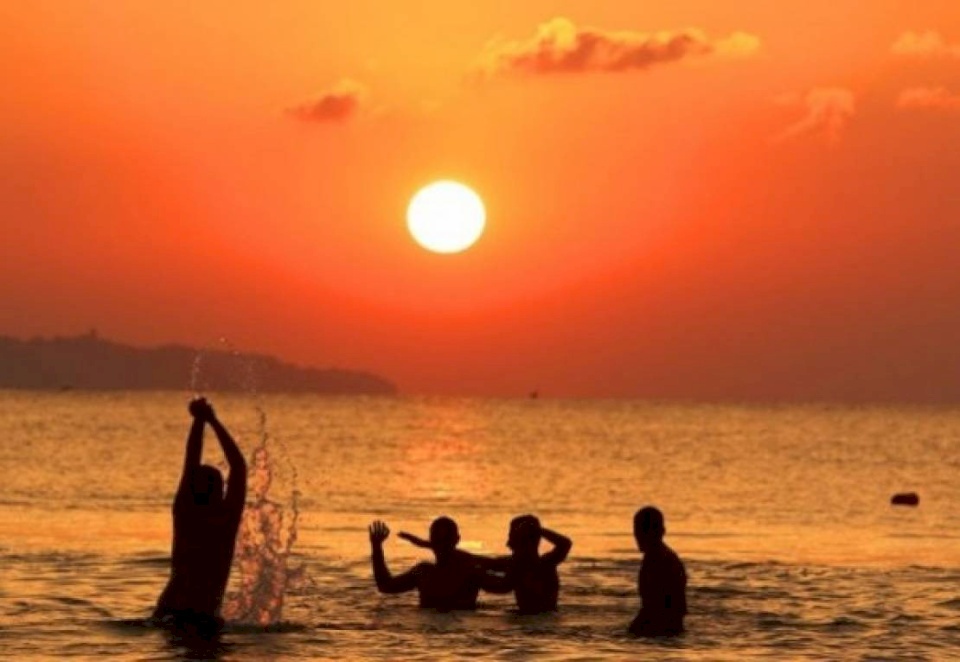 الأرصاد: ارتفاعات متتالية على درجات الحرارة والأجواء حارة