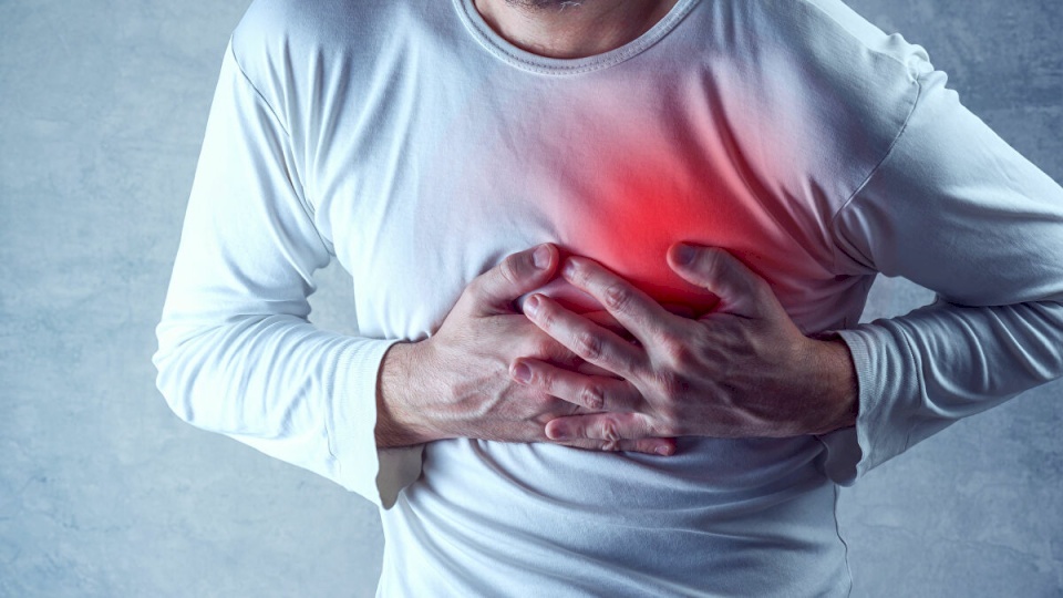 دراسة: خفض الراتب يزيد خطر أمراض القلب والسكتات الدماغية