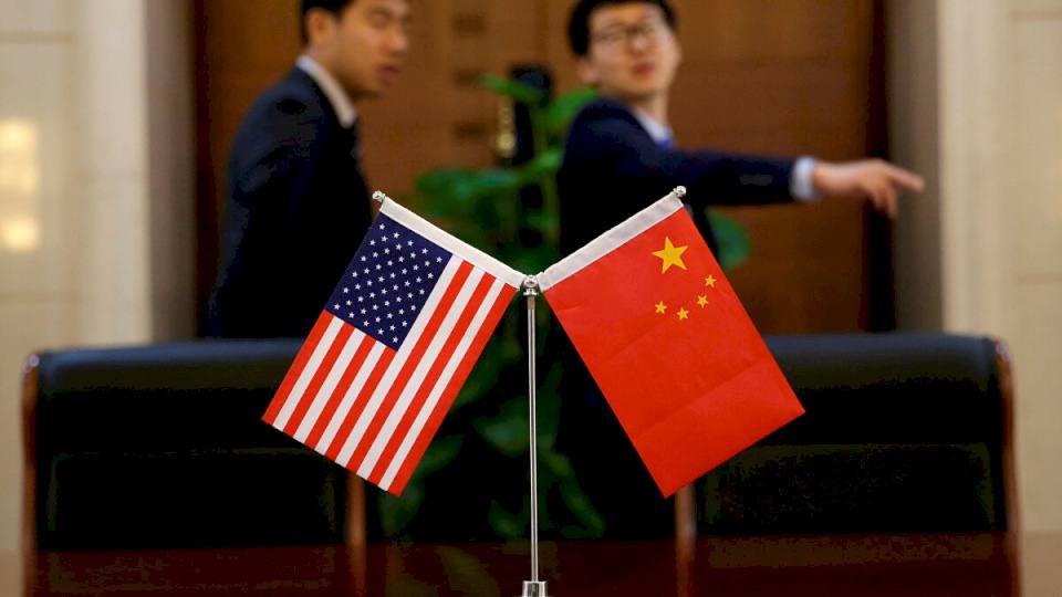 الصين تزيح أميركا لتصبح أضخم اقتصاد بالعالم