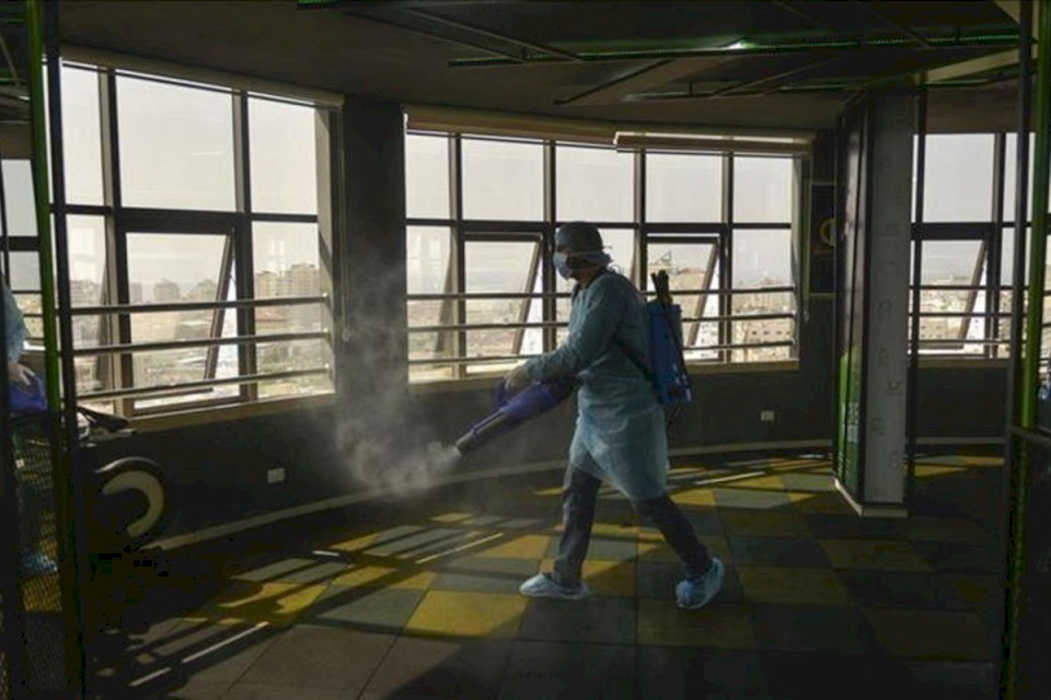 غزة: وفاة بكورونا و77 إصابة جديدة وتعافي 35 