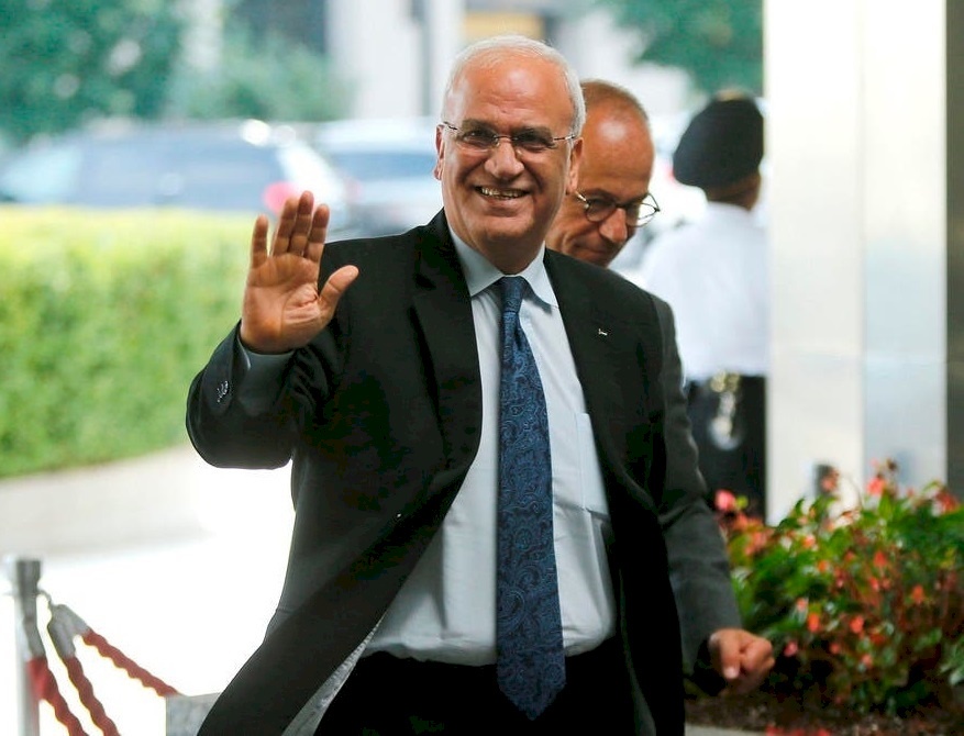 فيديو| ما هي الآية التي ظل صائب عريقات يرددها عند نقله إلى المستشفى؟