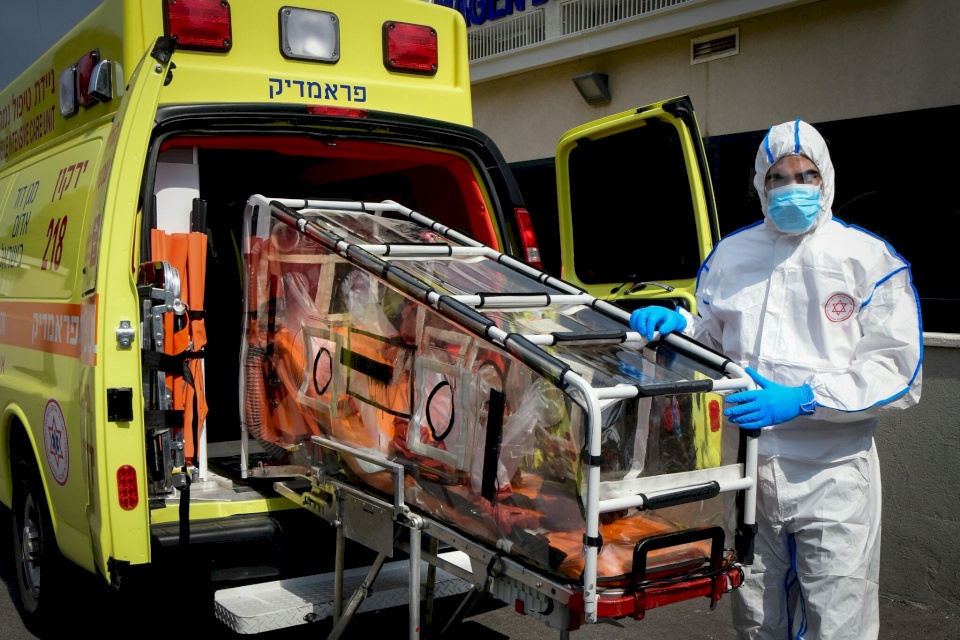 انخفاض أعداد إصابات كورونا باسرائيل.. 892 حالة جديدة الأحد