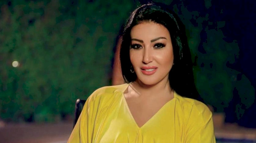 فيديو: بفستان جريء.. سمية الخشاب تحتفل بعيد ميلادها