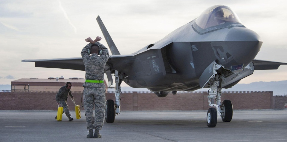 إسرائيل توافق على شراء الإمارات طائرات F35 من أمريكا