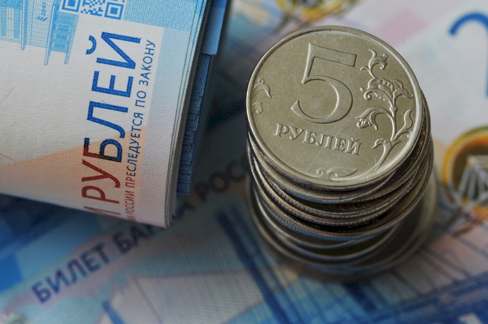 كم سنة تكفي احتياطيات روسيا النقدية؟