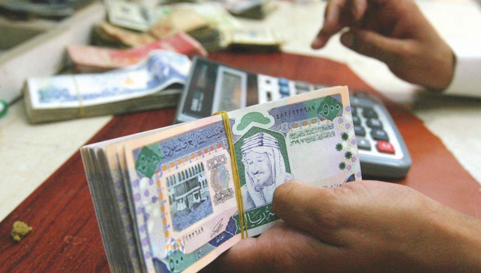 السعودية تسجل عجزاً بأكثر من 10 مليارات دولار