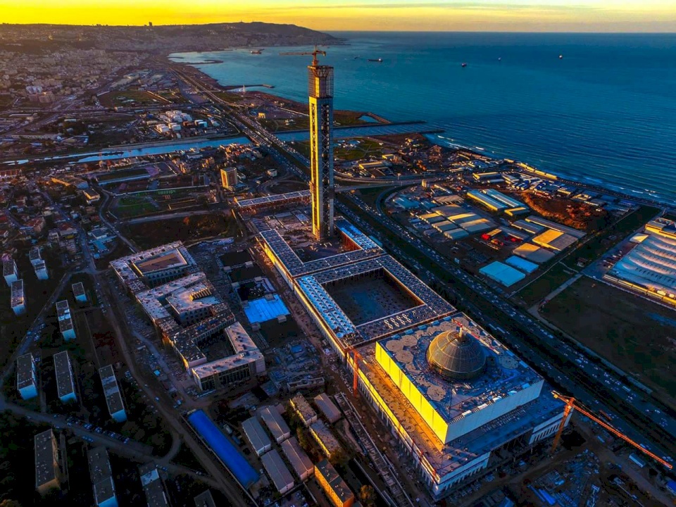 صور: افتتاح ثالث أكبر مسجد بالعالم في الجزائر