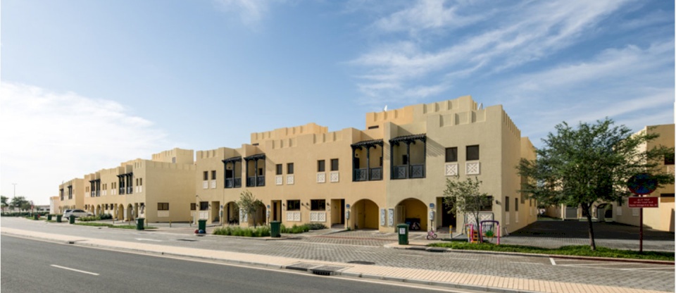 الإمارات تمنح منازل لمتعددي الزوجات!