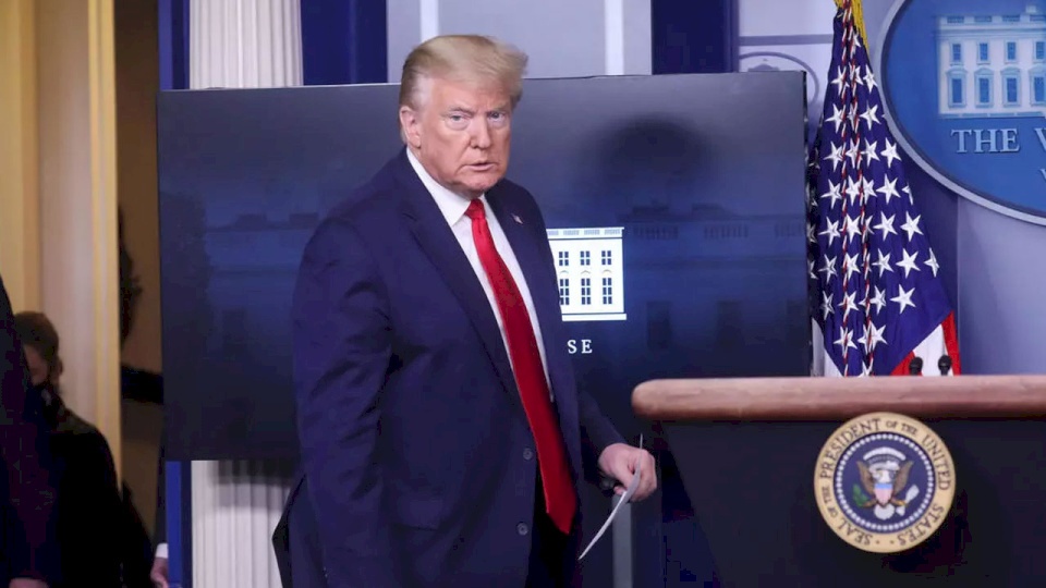 هل جُنَّ؟ .. ترامب يطلب وقف فرز الأصوات وشيء غريب آخر!