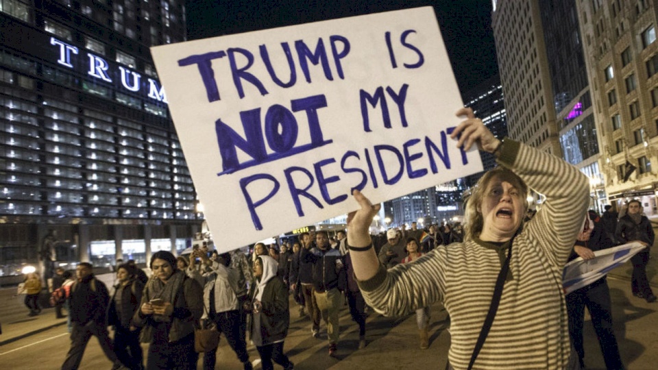 فيديو: اعتقالات بين متظاهرين من أنصار بايدن