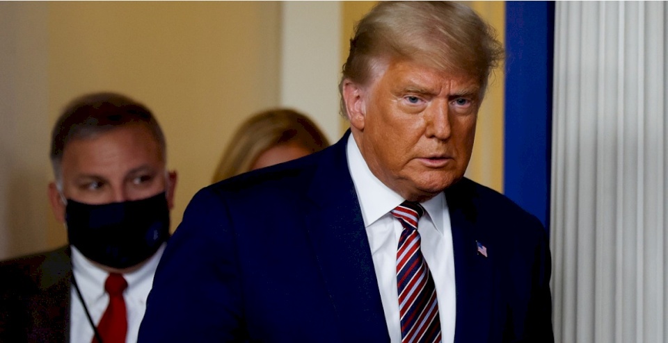 قطعوا كلمة رئيسهم "الكاذب".. قنوات تلفزيونية بارزة توقف بثاً لترامب 