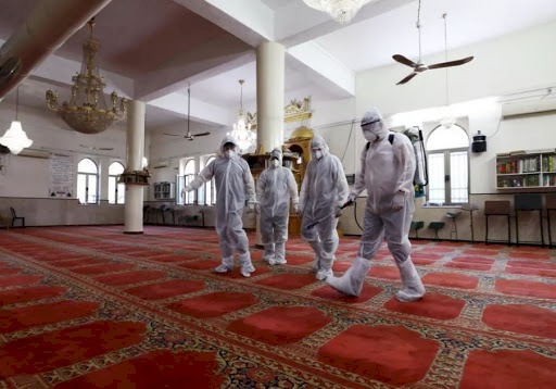 محافظ بيت لحم يغلق مسجداً بسبب فيروس كورونا