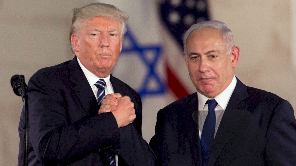 لهذا الفرح بخسارته.. 14 قراراً لترامب دعمت إسرائيل على حساب العرب