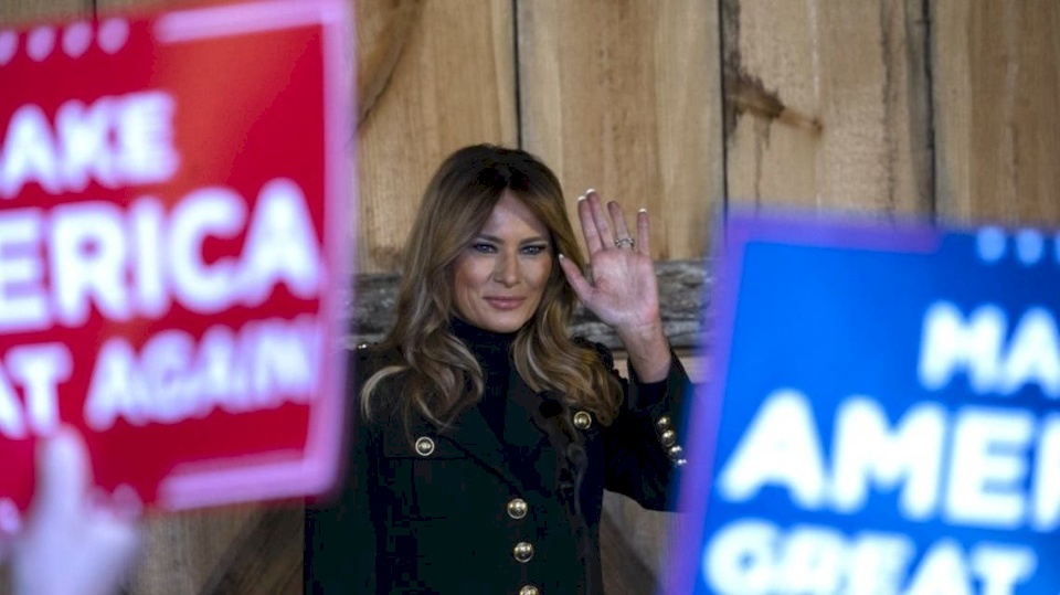 ميلانيا ترامب ترفض لقاء زوجة بايدن