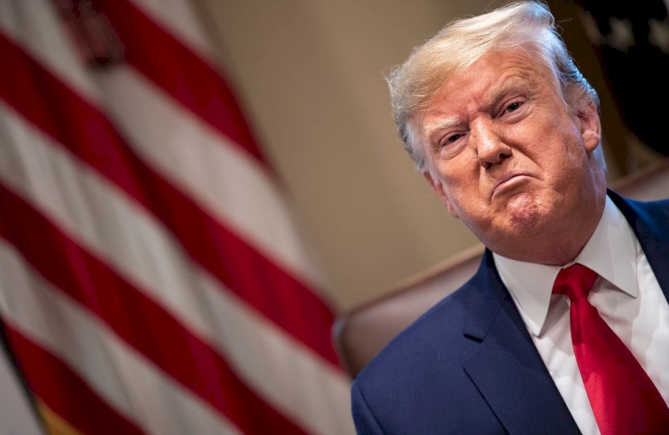 ترامب المهزوم.. يجري تغييرات "كاسحة ومريبة" في وزارة الدفاع!