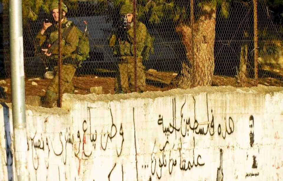 صور: اعتقال 6 مواطنين بينهم سيدة من كوبر