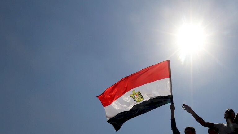 مصر.. نشر صورة الشاب المسيئ للرسول بعد القبض عليه