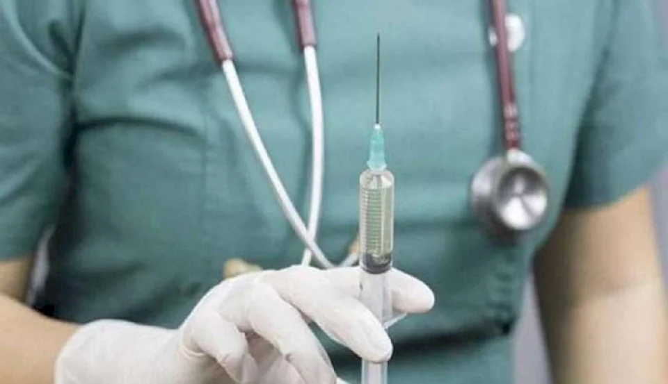 נמכרות להחלמה מפגיעות ובניית שרירים... מה תופעות הלוואי של הזרקות «פפטידים»?