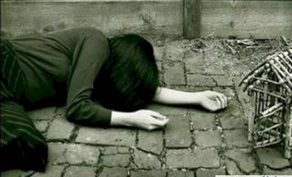 من الحب ما قتل.. عشيق يلقي بمحبوبته من الطابق السابع