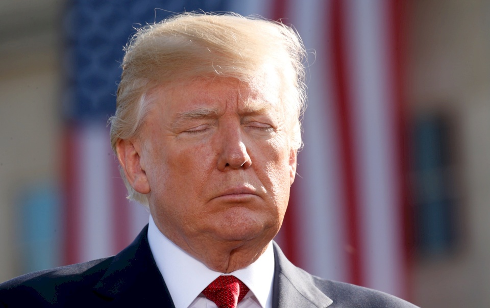 هل يحاكم ترامب بتهمة الخيانة العظمى؟!