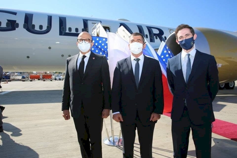 صور: أول وفد رسمي بحريني يصل إسرائيل