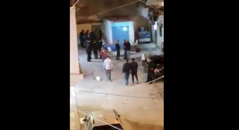 فيديو: "سفاح الجيزة" يعيد تمثيل جريمته ويستخرج جثة ضحية رابعة