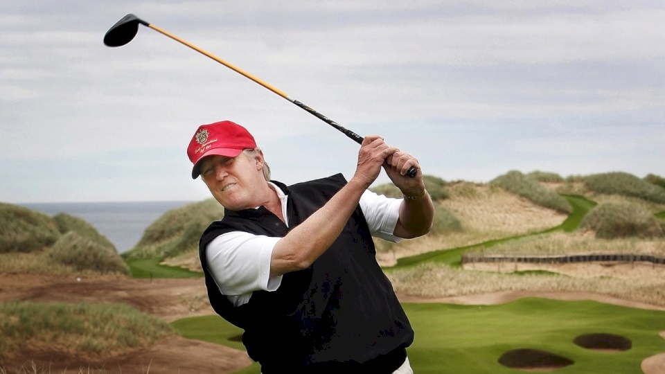 ترامب يغادر قمة الاقتصادات الكبرى بالعالم ويذهب للعب الغولف !