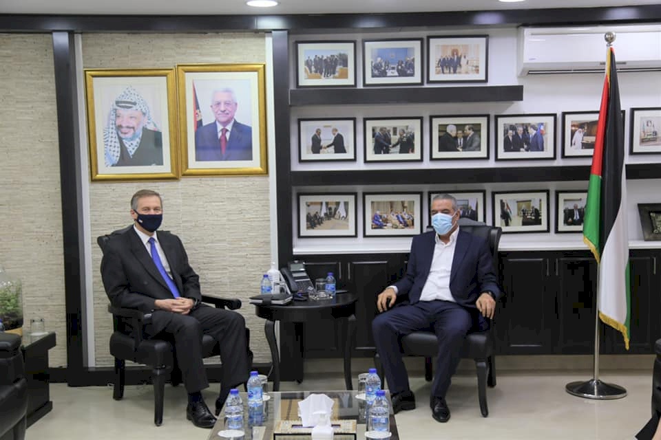 الشيخ : القيادة ترحب بدعوة الرباعية الدولية استئناف مفاوضات السلام