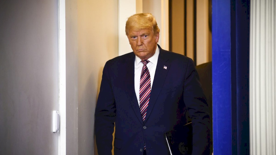 بقضايا تزوير مالي وإعتداءات جنسية.. ترامب سينهي رئاسته وقد يجد نفسه في السجن؟!