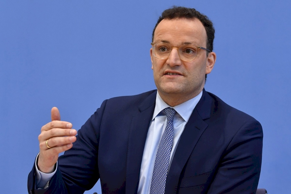 ألمانيا.. وزير الصحة يتوقع موعد بدء تلقيح ضد كورونا